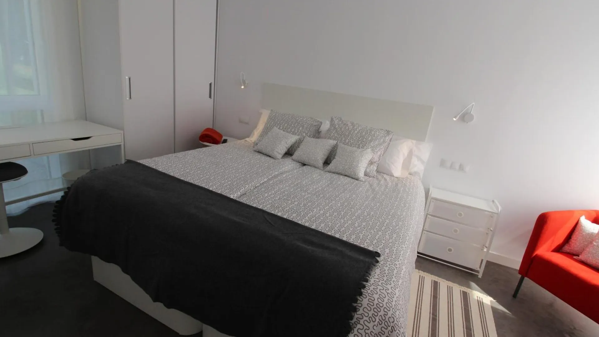Apartamento 2 dormitorios con piscina y jardín Somo