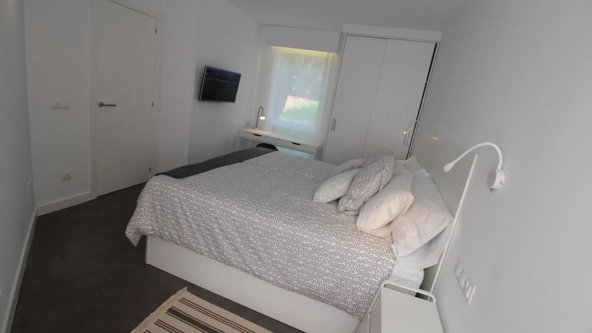 Apartamento 2 Dormitorios Con Piscina Y Jardin Somo