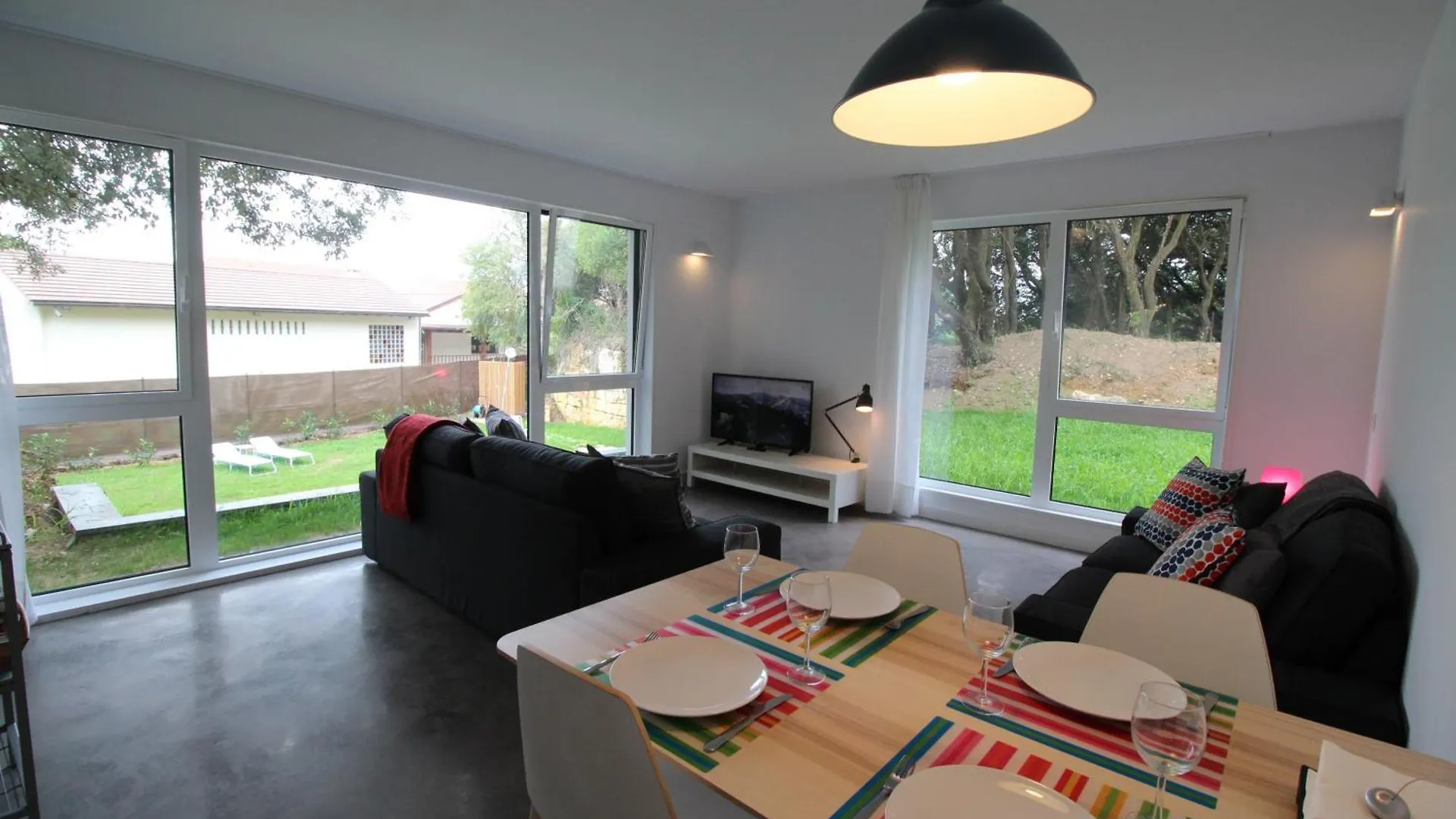 Apartamento 2 Dormitorios Con Piscina Y Jardin Somo 0*,  Španělsko